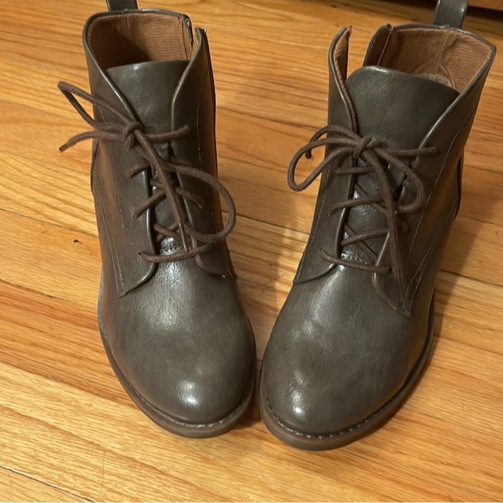 Sofft Brown Leather Lace-Up Ankle Boots